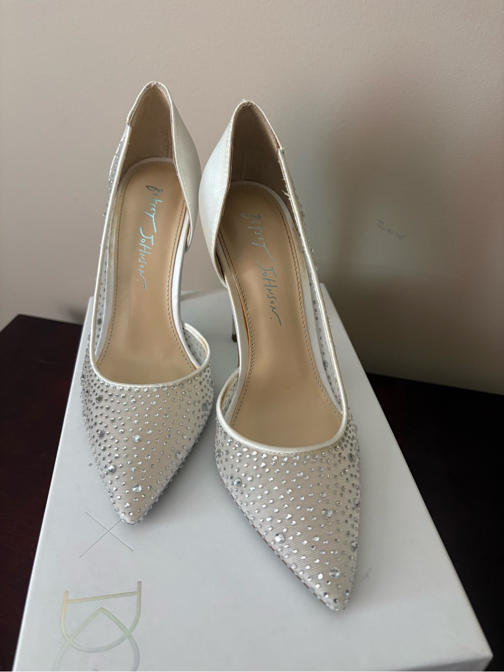 Betsy Johnson Embellished Champagne Pointed-Toe Pumps with Crystals Sz 7 - Picture 2 of 6